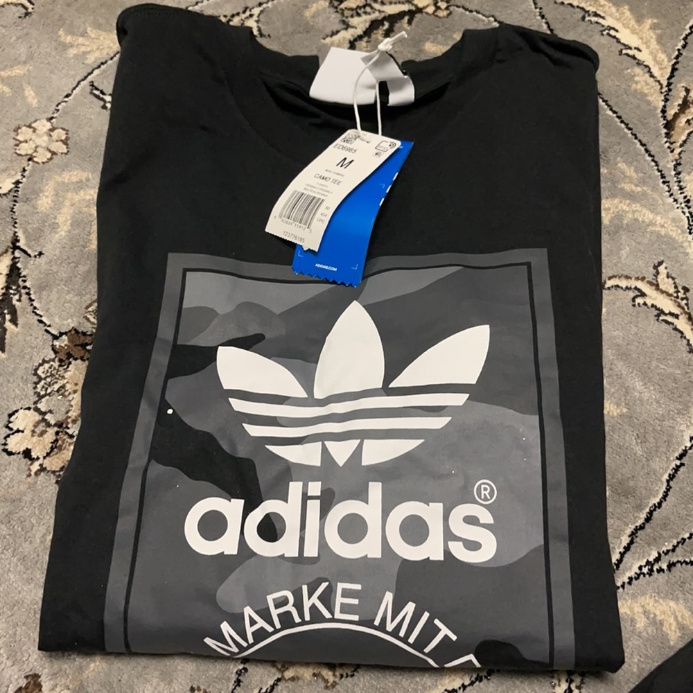 Men’s adidas shirt
